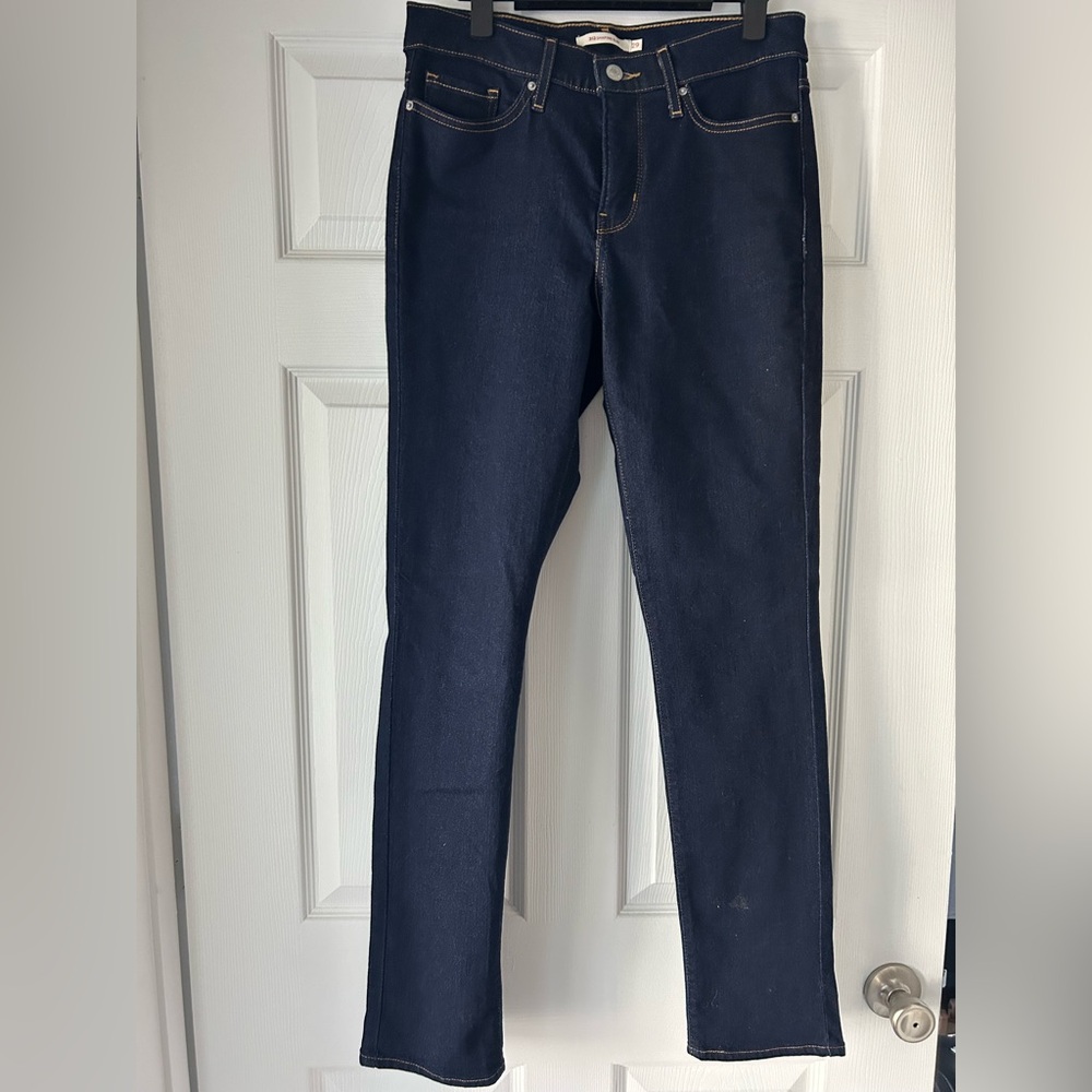 Levi's Women's slim Straight Leg Jeans - Dark Blue